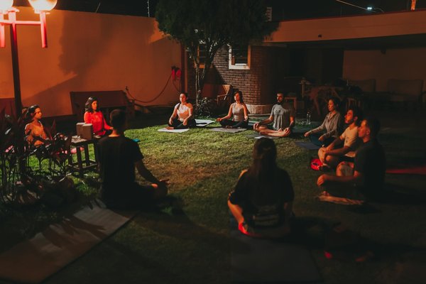 Transforming a Simple T-Shirt into a Stylish Statement Outfit for London Adventures